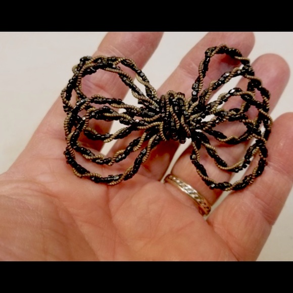 Fine Antique Intertwined Black Glass Beads & Brass Tone Cable Mourning Brooch - Picture 1 of 2